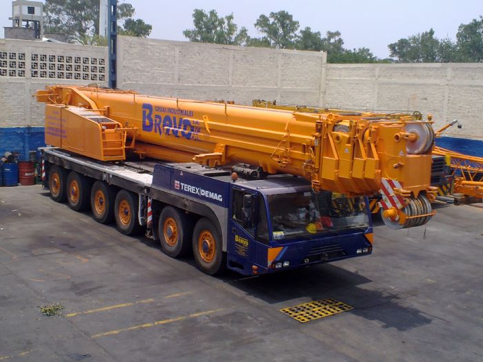 GRÚA TEREX / DEMAG AC200